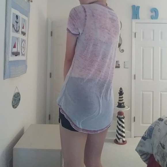 Gryffindor Burgundy T-shirt - Picture 9 of 12